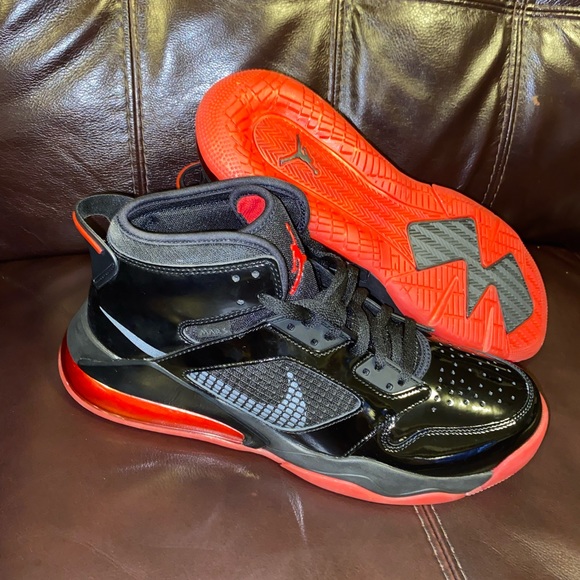 nike air jordan mars 270 bred